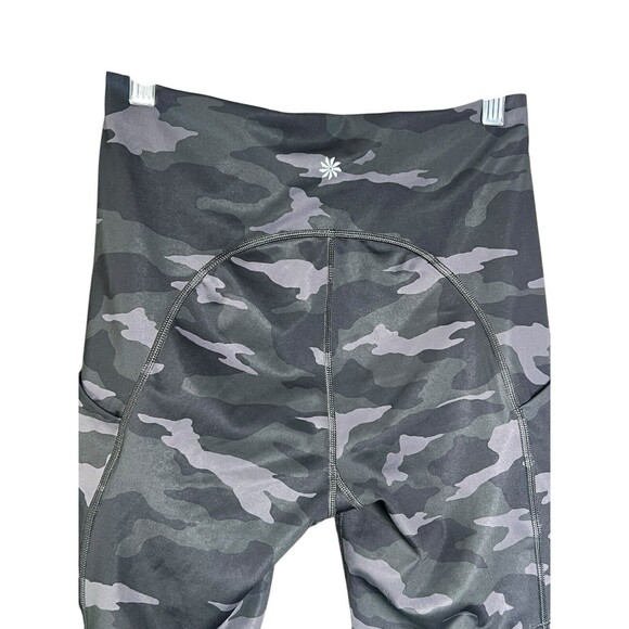 Athleta Ultimate Stash Shorts Black Gray Camo 7” Inseam Size S Women’s - Picture 7 of 7